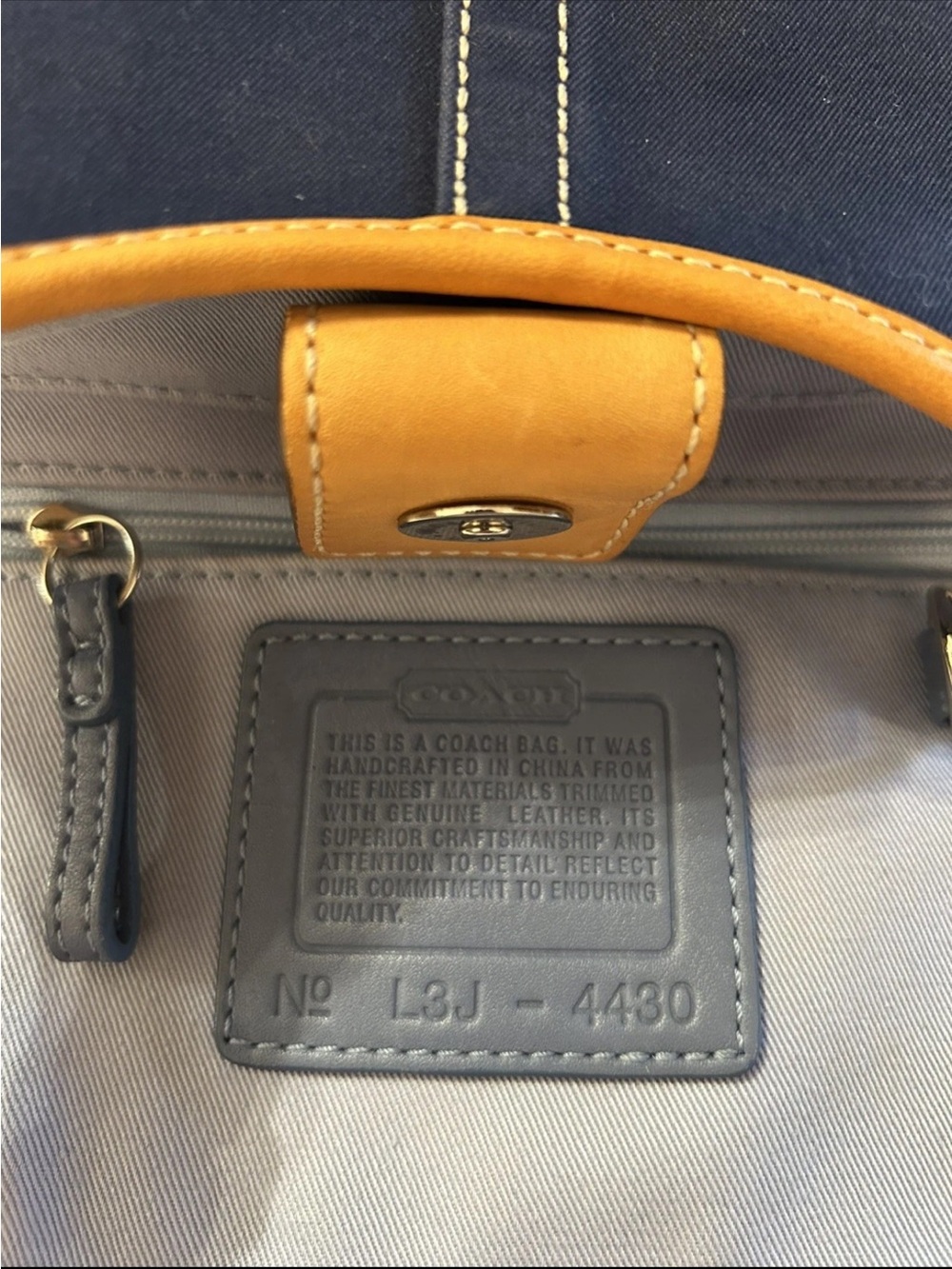 Coach Shoulder Bag-Hamptons Daisy, Navy Canvas/White Leather Trim *VINTAGE* 2004 - Picture 8 of 8